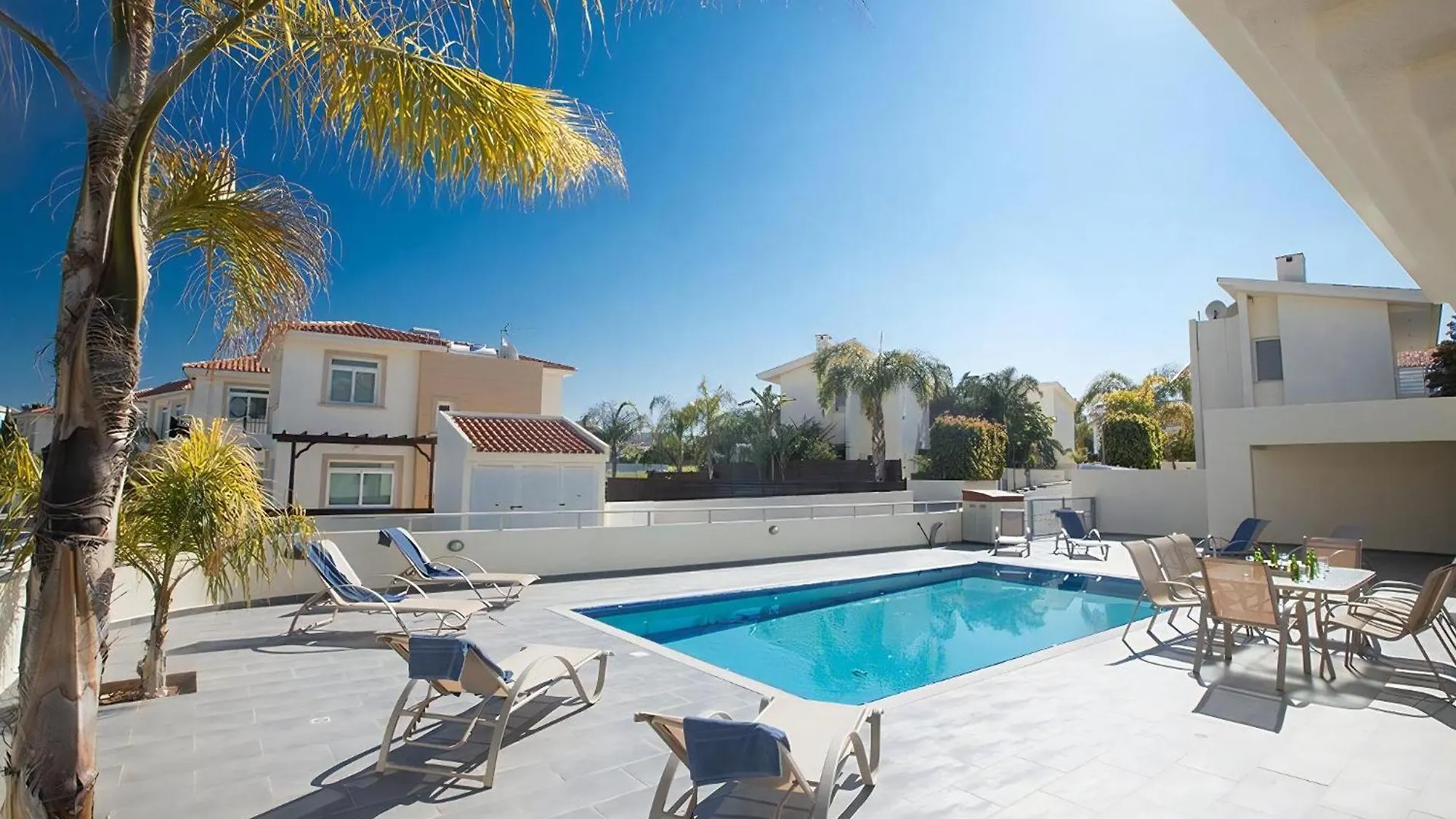 Villa Dafnis Platina - Lovely 4 Bedroom Protaras Villa With Private Pool - Close To The Beach