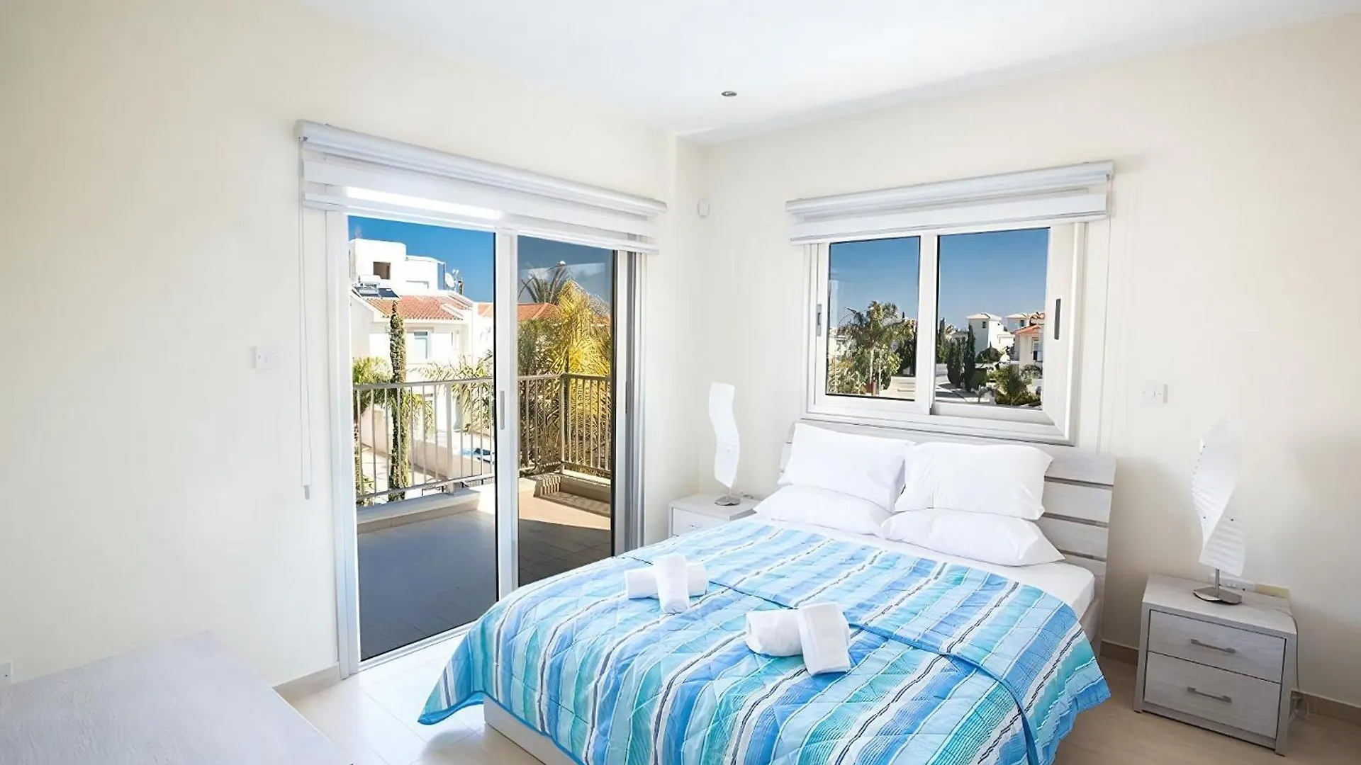 Villa Dafnis Platina - Lovely 4 Bedroom Protaras Villa With Private Pool - Close To The Beach