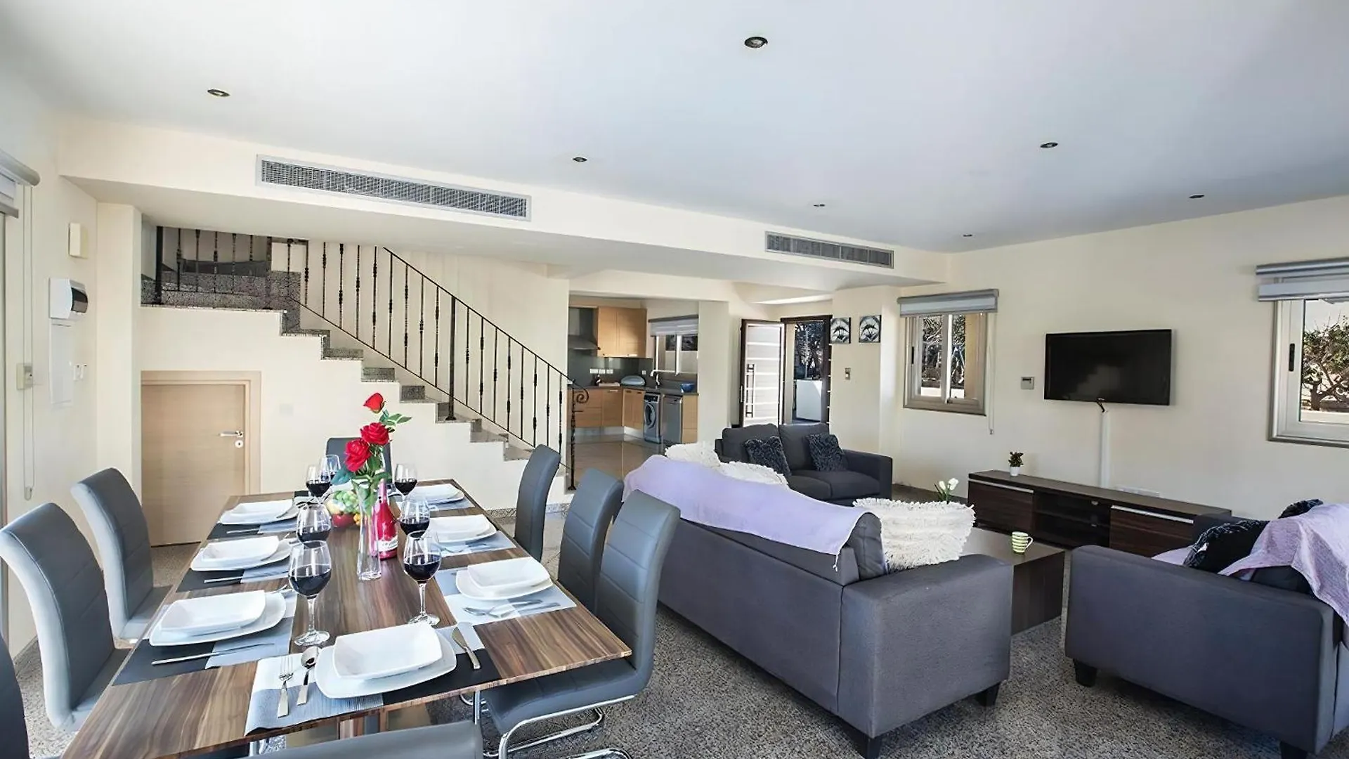 Villa Dafnis Platina - Lovely 4 Bedroom Protaras Villa With Private Pool - Close To The Beach